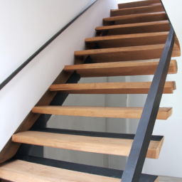 Construire un Escalier de Secours Conforme aux Normes Annecy